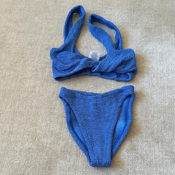 Hunza G Juno - Picture 3 of 8